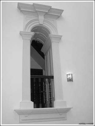 The viewing gallery above main staircase The viewing gallery above main staircase