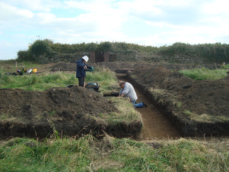 Dyfed Archaeological Trust dig 06 October 2016 photo 01 Dyfed Archaeological Trust dig 06 October 2016 photo 01